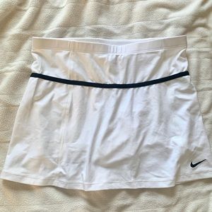 NWT 2006 VINTAGE Nike white tennis skirt with attached shorts underneath